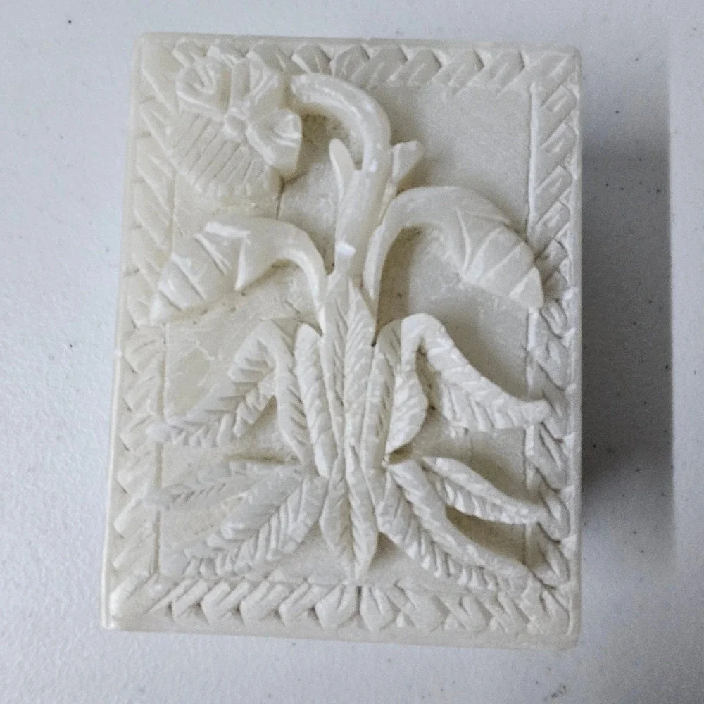 Handmade Soapstone Marble trinket Box Home Decor Inlay Jali Work Leaves Floral‎